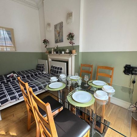 Central And Affordable Flat For 6 People In Zone 1 - Baker Street - With Breakfast Included London Kültér fotó