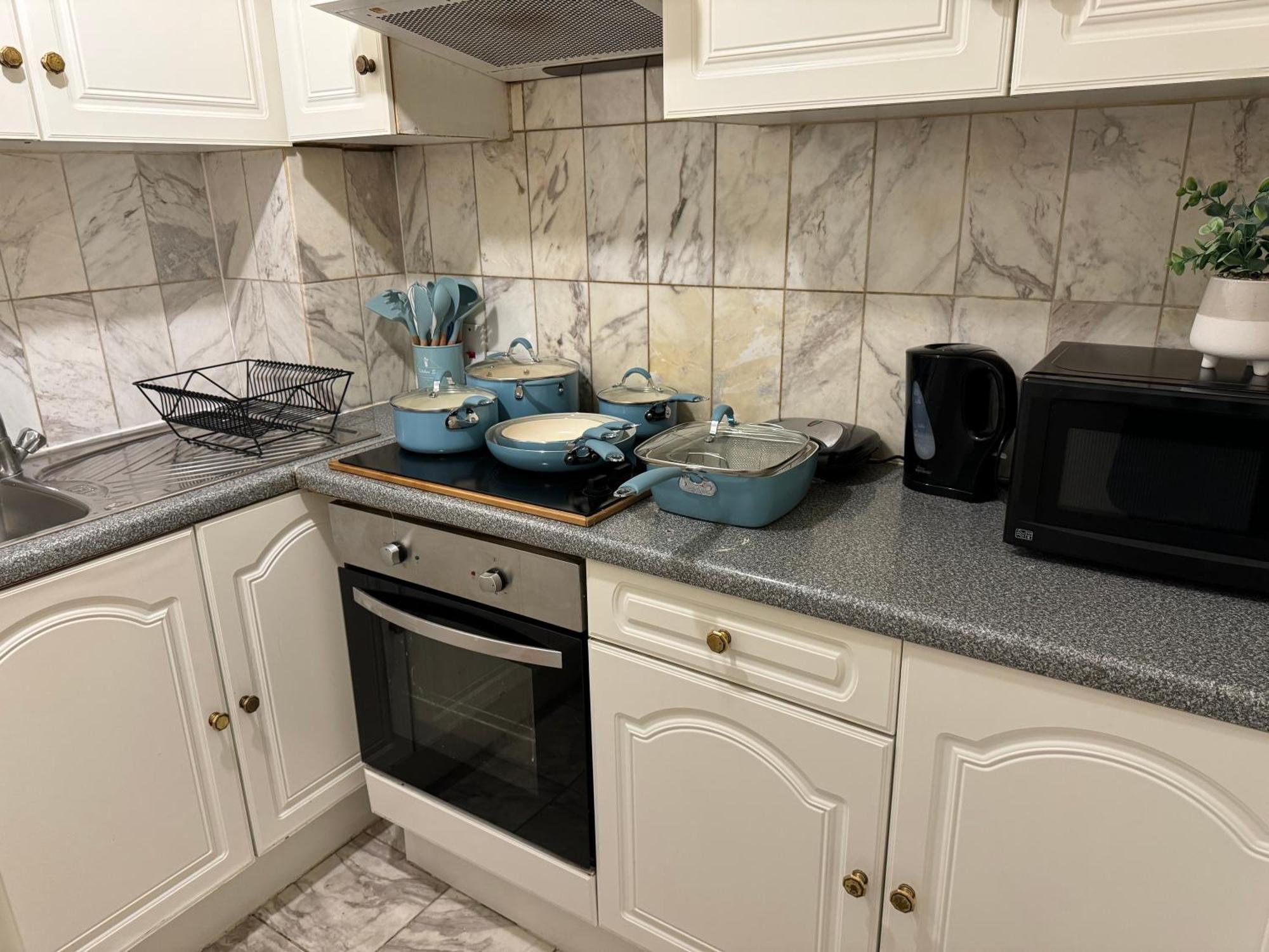 Central And Affordable Flat For 6 People In Zone 1 - Baker Street - With Breakfast Included London Kültér fotó