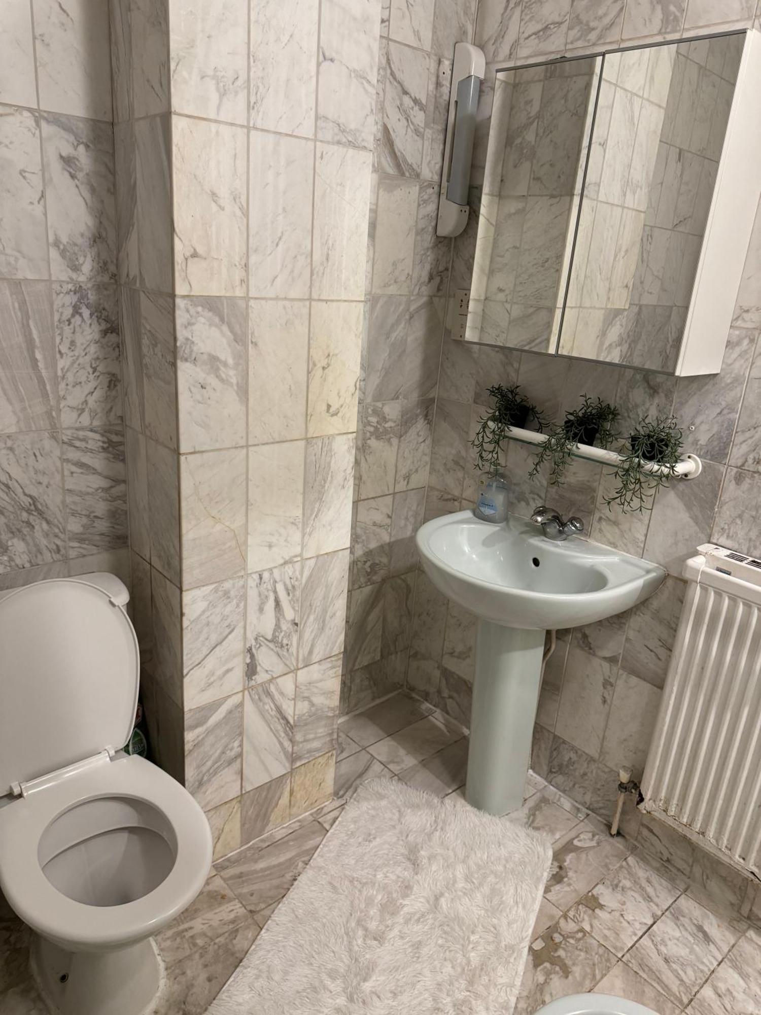 Central And Affordable Flat For 6 People In Zone 1 - Baker Street - With Breakfast Included London Kültér fotó