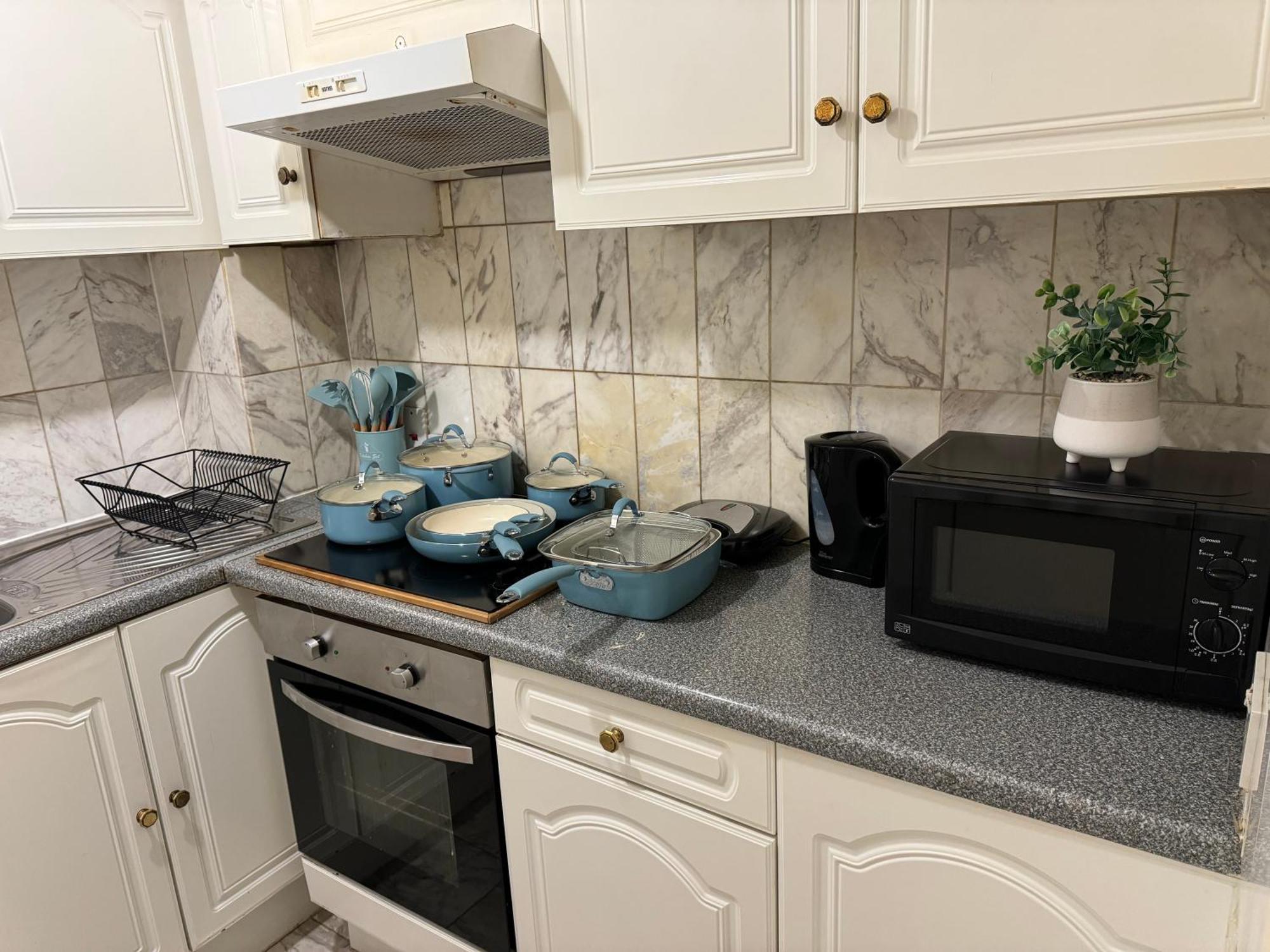 Central And Affordable Flat For 6 People In Zone 1 - Baker Street - With Breakfast Included London Kültér fotó