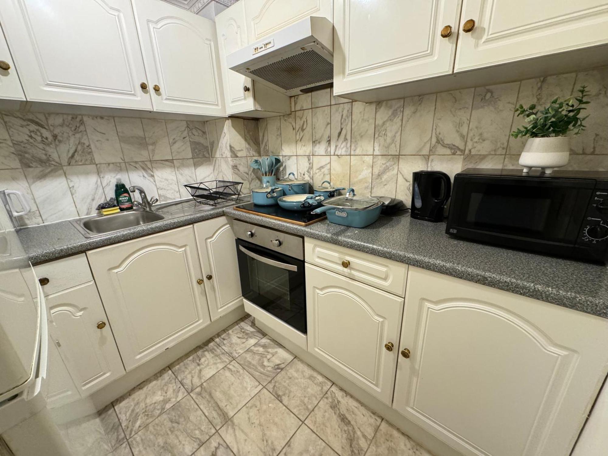 Central And Affordable Flat For 6 People In Zone 1 - Baker Street - With Breakfast Included London Kültér fotó