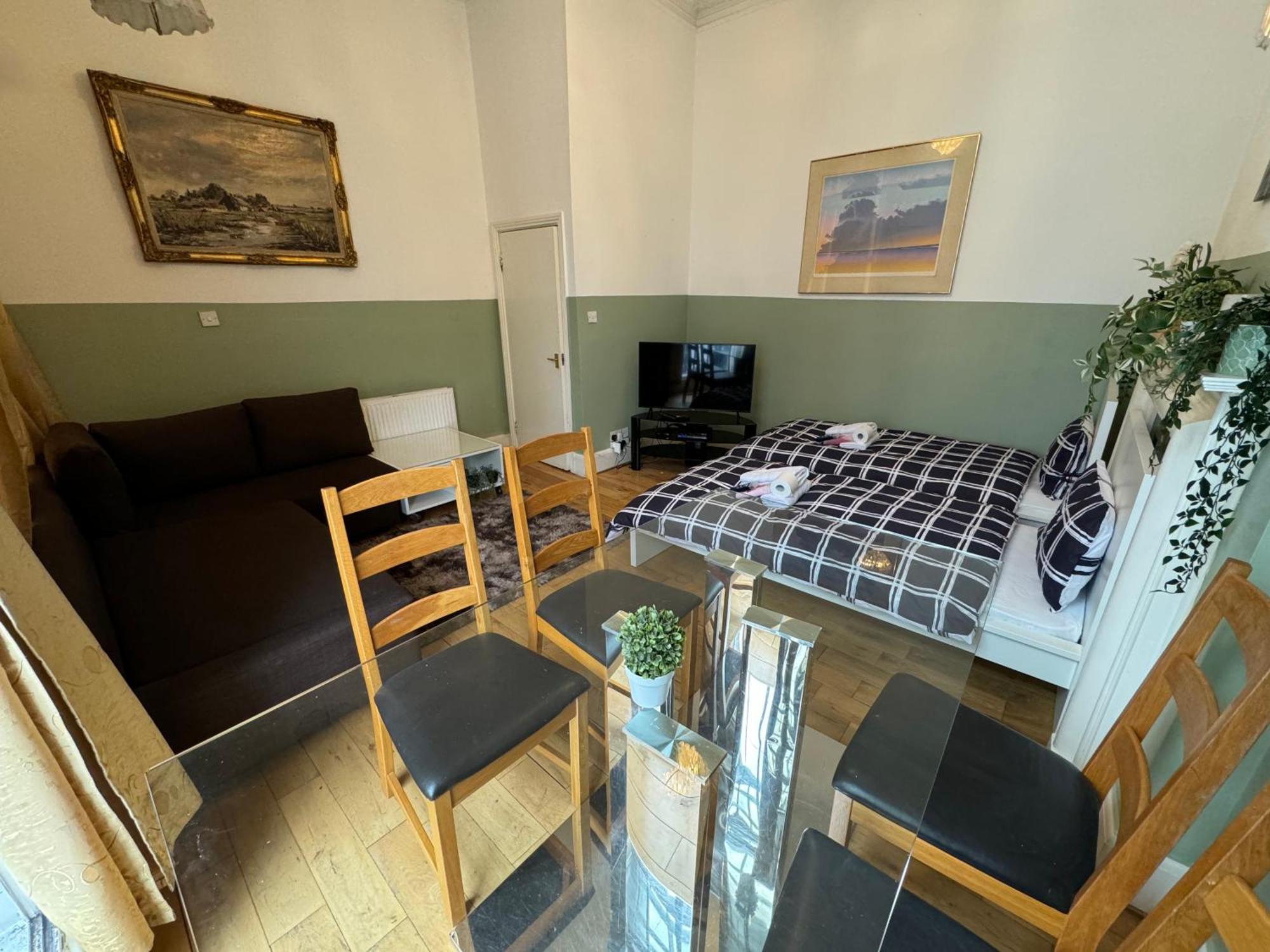 Central And Affordable Flat For 6 People In Zone 1 - Baker Street - With Breakfast Included London Kültér fotó