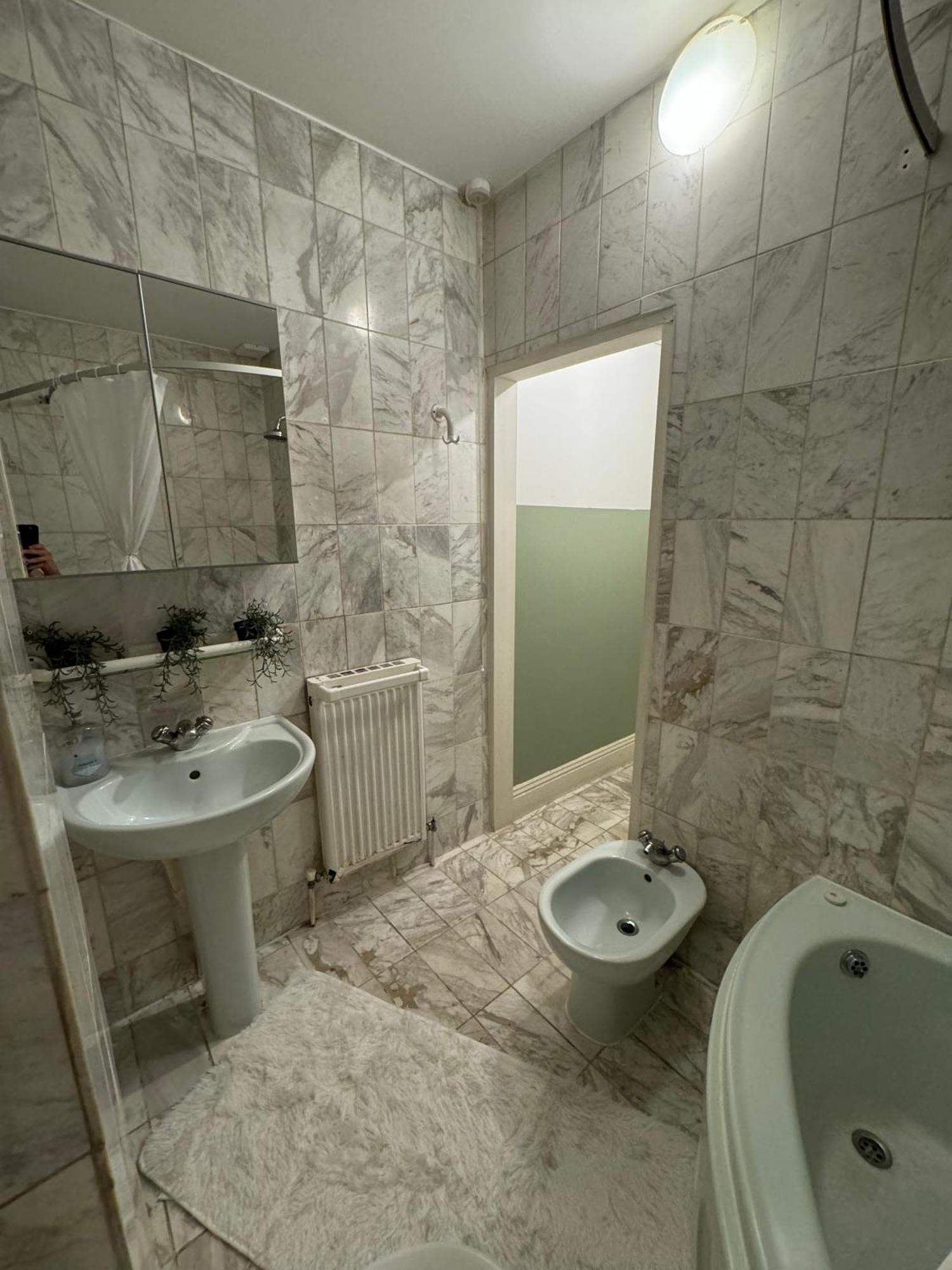 Central And Affordable Flat For 6 People In Zone 1 - Baker Street - With Breakfast Included London Kültér fotó