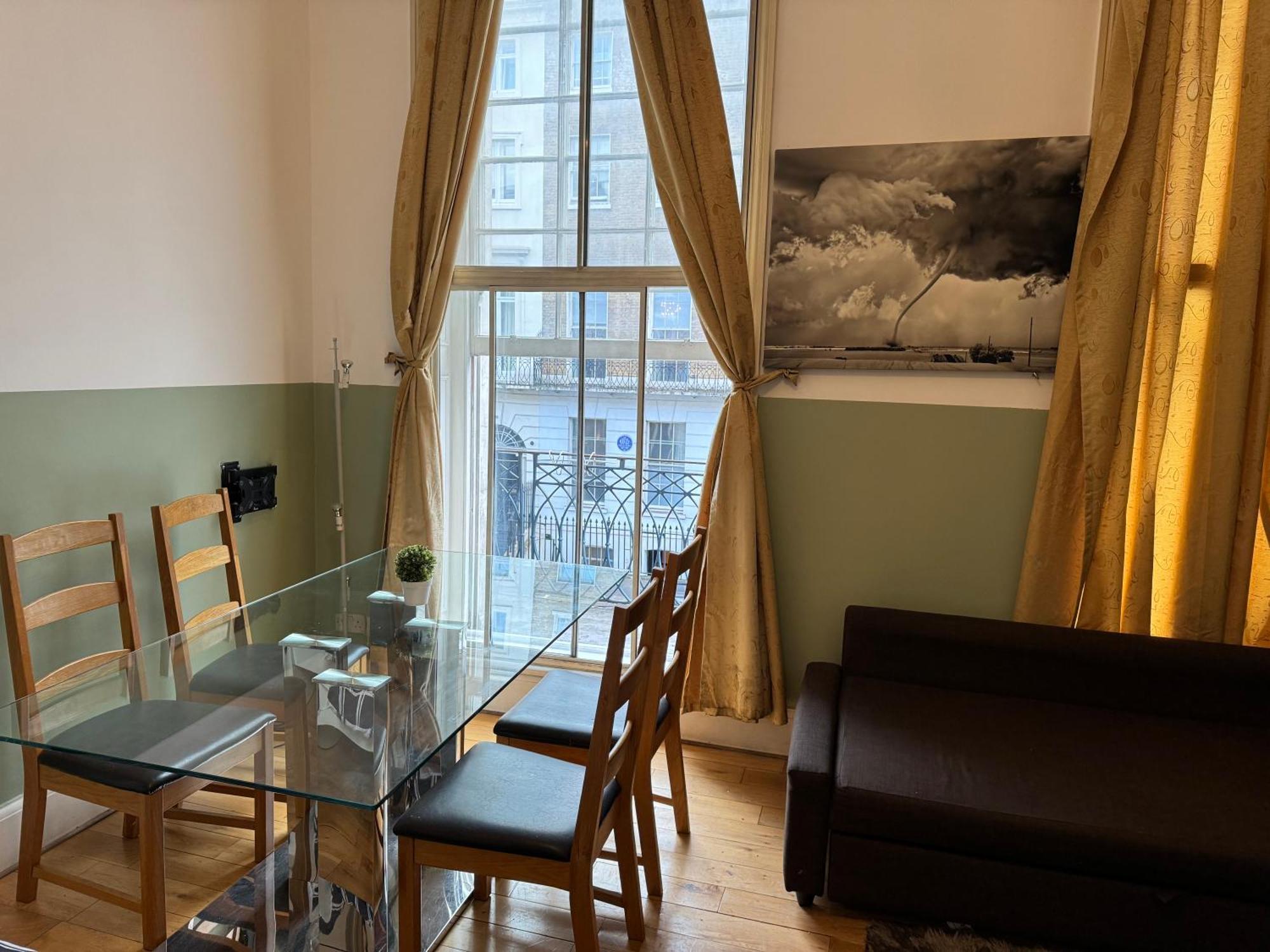 Central And Affordable Flat For 6 People In Zone 1 - Baker Street - With Breakfast Included London Kültér fotó
