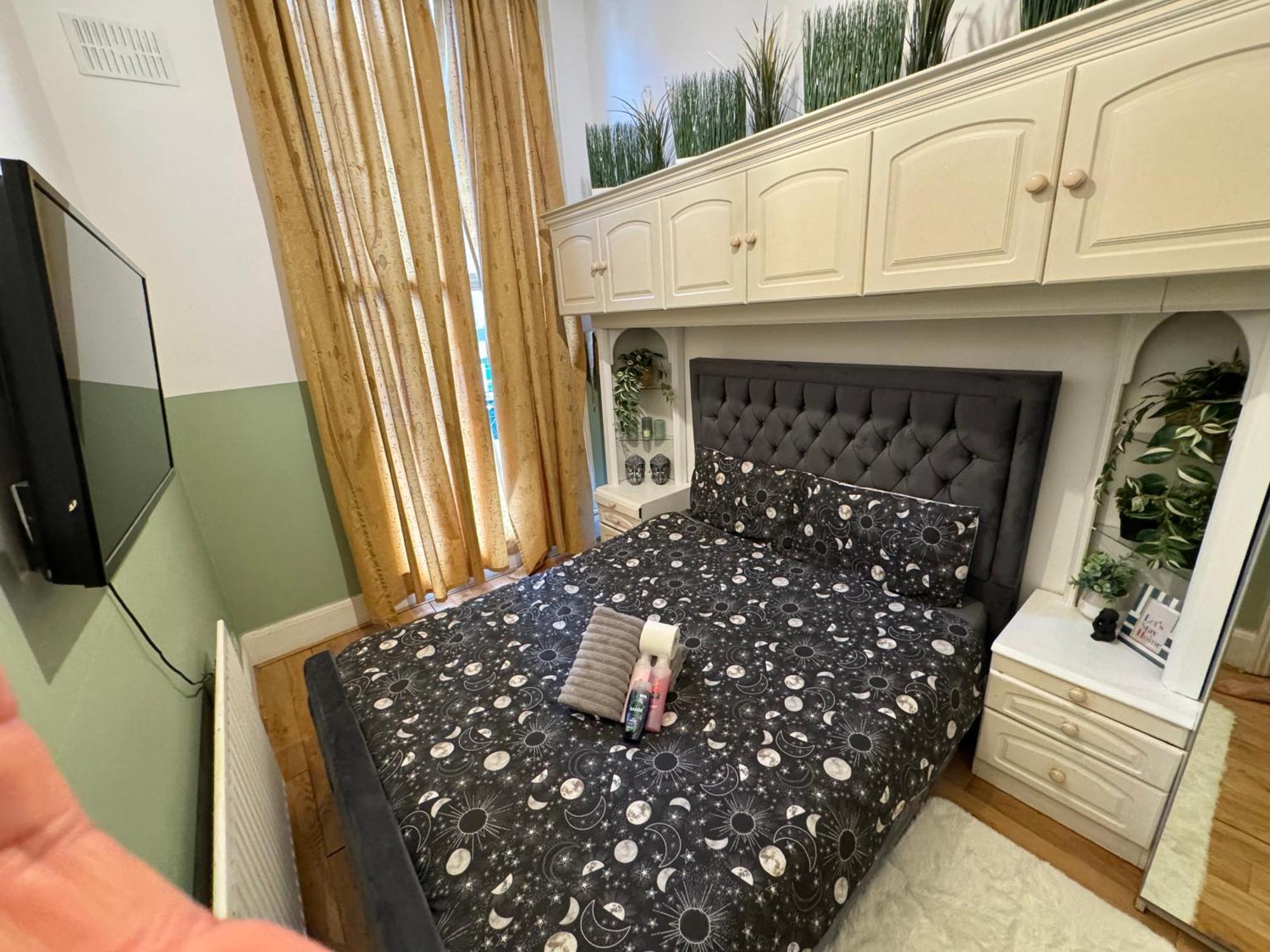 Central And Affordable Flat For 6 People In Zone 1 - Baker Street - With Breakfast Included London Kültér fotó