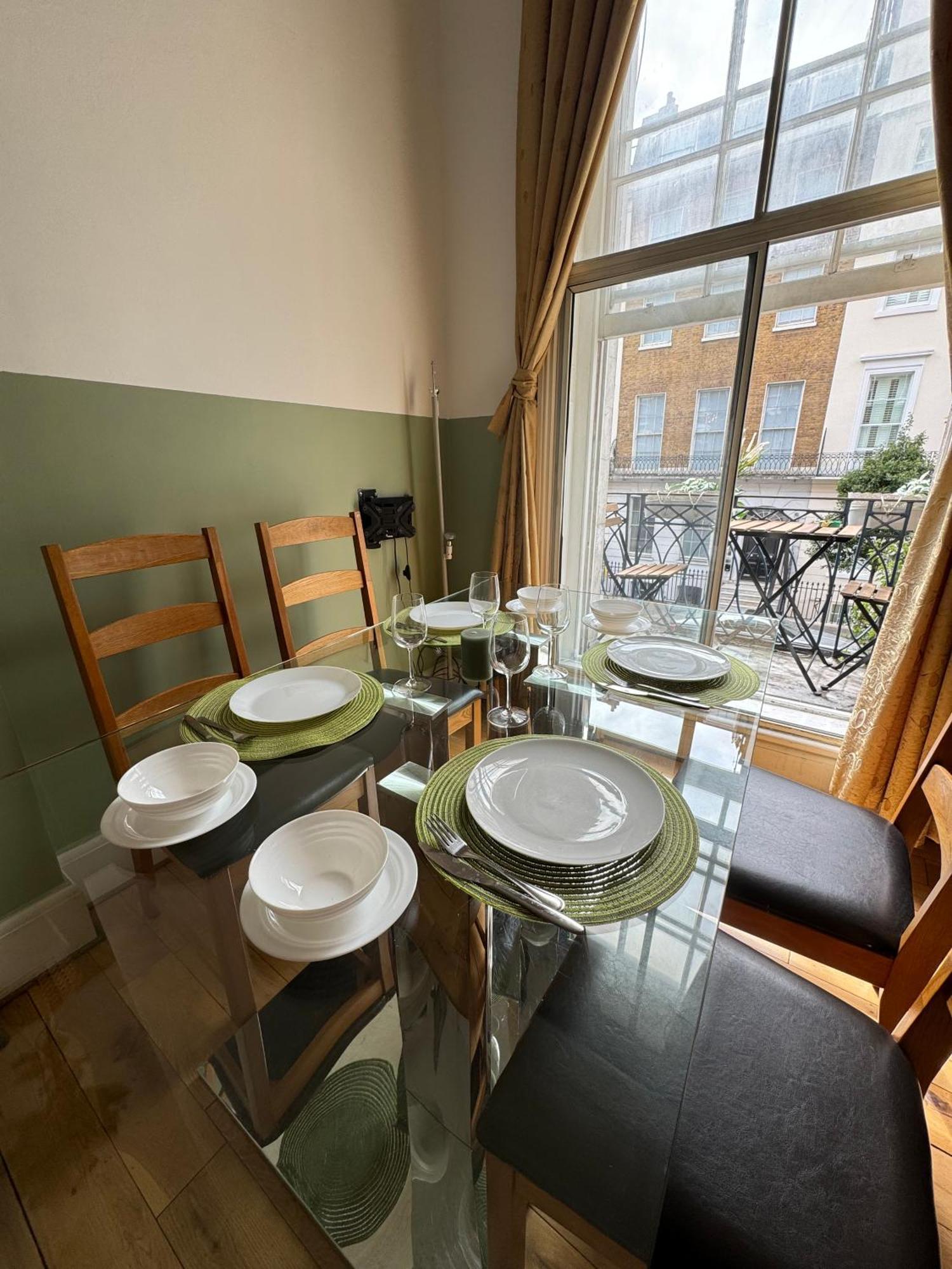 Central And Affordable Flat For 6 People In Zone 1 - Baker Street - With Breakfast Included London Kültér fotó